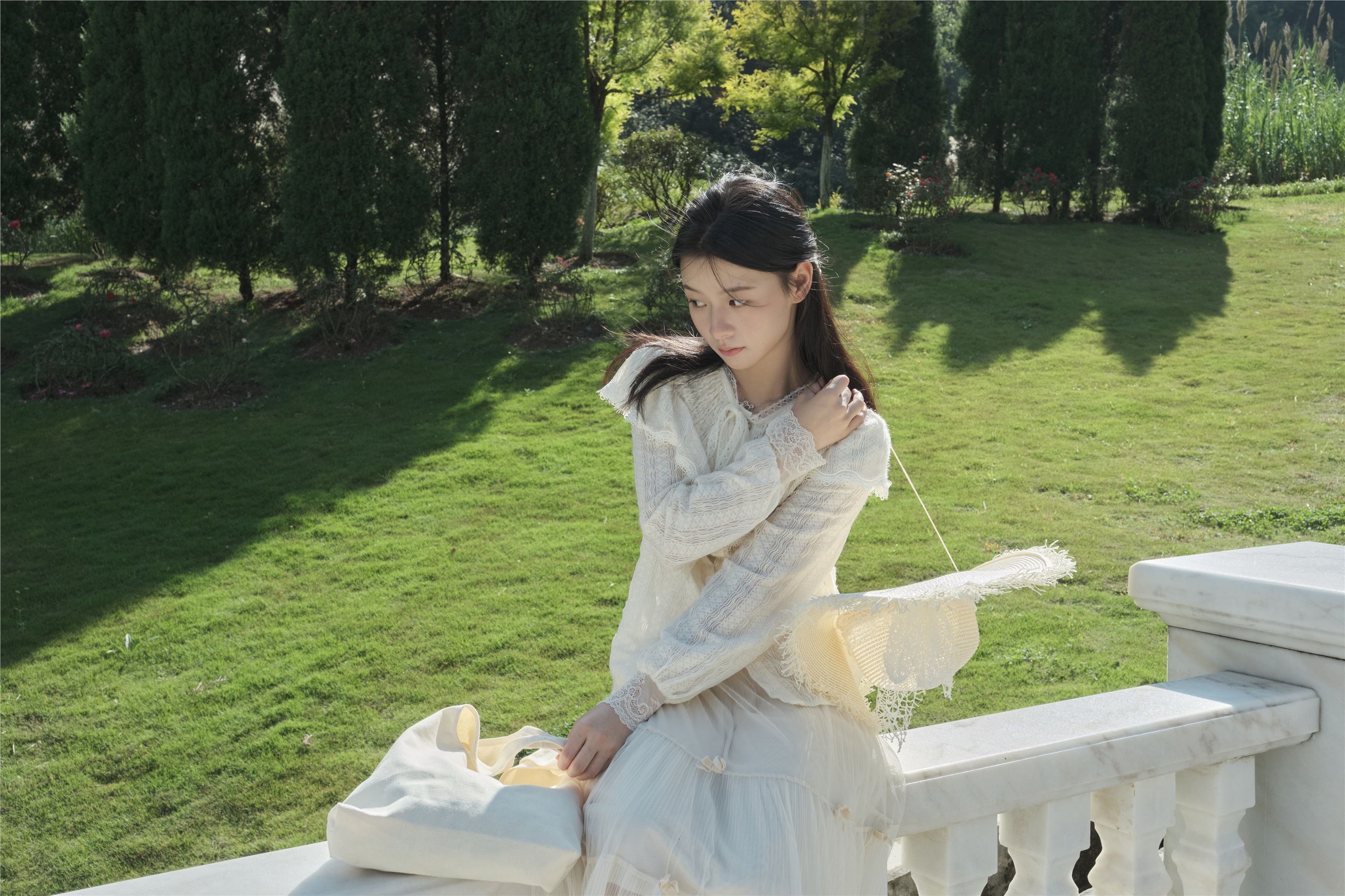 YITUYU艺图语 2025.01.02 秋游 蝴蝶妹妹